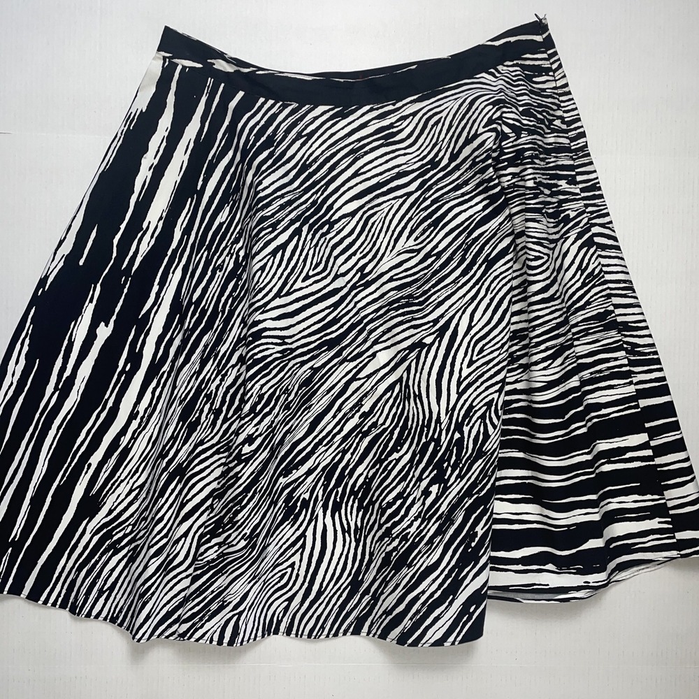 Covington Women's Zebra Print Flare Skirt - Size 16 - Animal Print - Safari